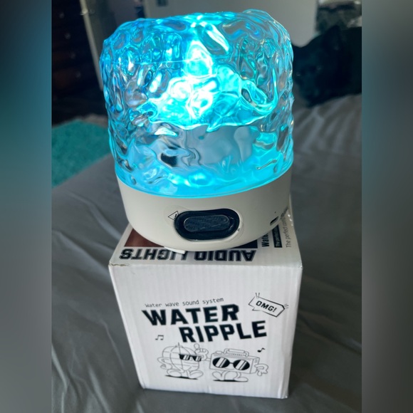Northern Lights Projector Color Changing Bluetooth Speakers - Picture 12 of 17